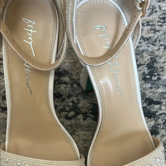 Betsey Johnson Cream Heeled Sandals with Ankle Strap wedding bridal - Picture 5 of 7